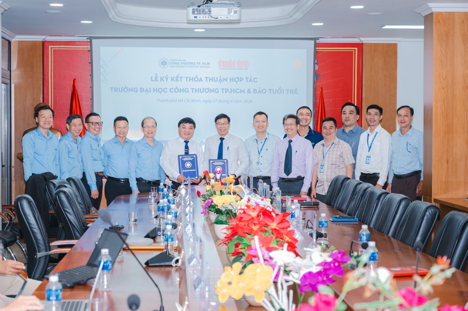 Ho Chi Minh City University of Industry and Trade signs a cooperation agreement with Tuoi Tre Newspaper, opening a strategic step forward and marking and elevating the level of communication in education and training.