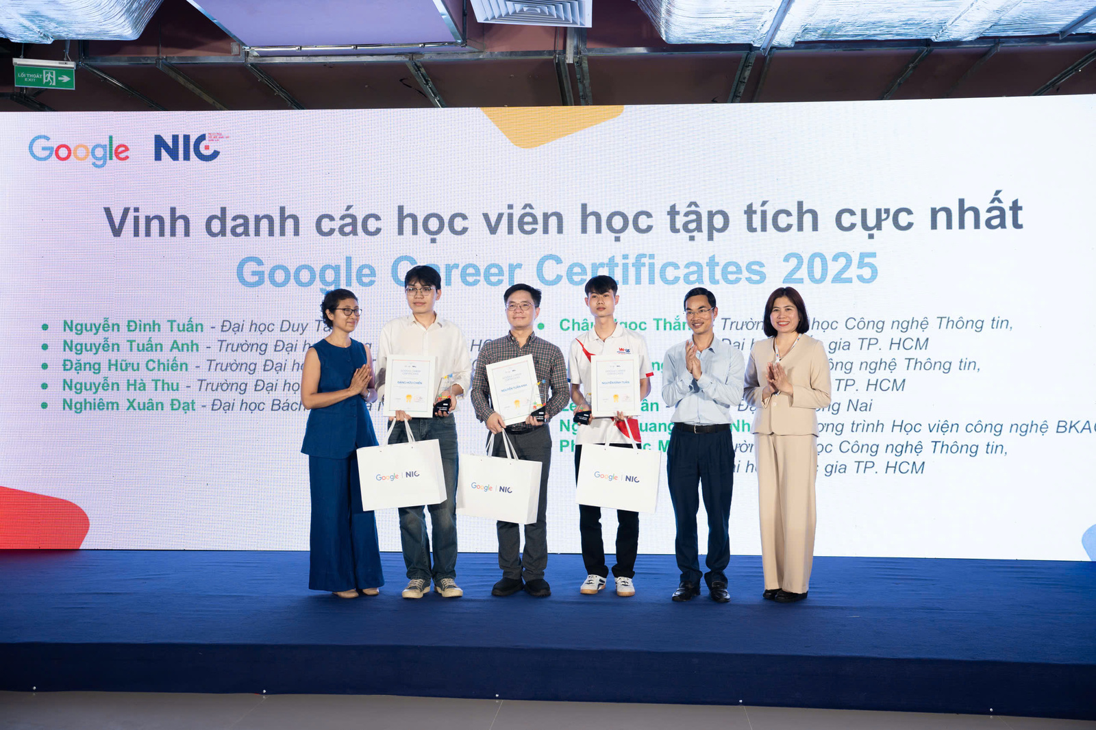 Trường Đại học Công Thương Thành phố Hồ Chí Minh (HUIT) được vinh danh 3 năm liên tiếp tại Lễ Tổng kết Chương trình Phát triển nhân tài số